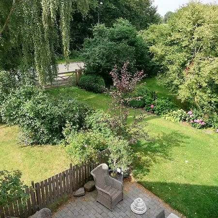 Tankefuld Living's Horsefarm Homestay *